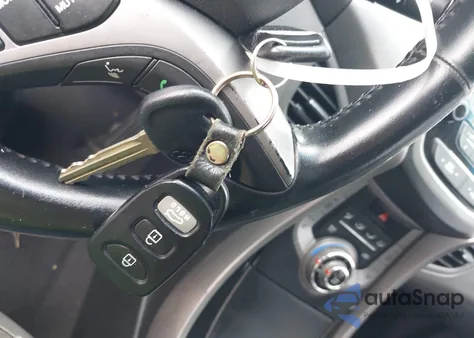 2013 Hyundai Elantra Limited z USA, uszkodzony, nr VIN 5NPDH4AEXDH405111